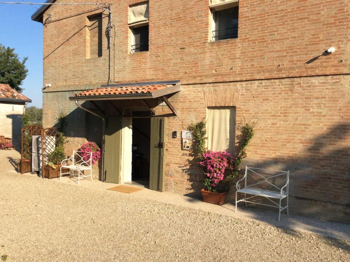 Agriturismo "La Fondazza" Vila Imola Exterior foto